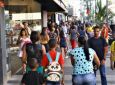 ESTADÃO - Sem quarentena rígida, estratégia contra coronavírus isola Brasil na América do Sul