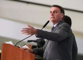Bolsonaro assina decretos e MPS com série de medidas para o transporte de cargas