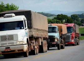 Nova lei reajusta preço do frete rodoviário de cargas