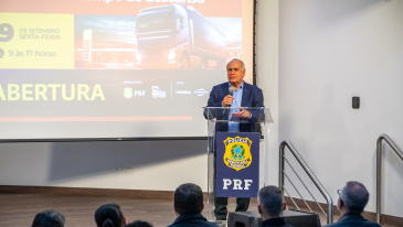 PRF realiza seminário sobre jornada de trabalho e tempo de descanso de motoristas profissionais em Curitiba