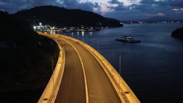 Primeiros testes de luz mostram como a Ponte de Guaratuba ficar&aacute; &agrave; noite