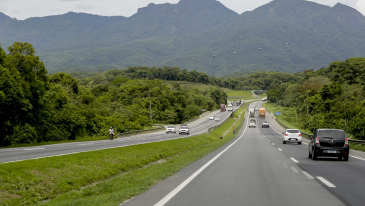 EPR Litoral Pioneiro refor&ccedil;a opera&ccedil;&atilde;o nas rodovias para o feriado de Tiradentes