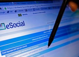 AB - Prazo para médias empresas migrarem para eSocial é prorrogado