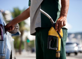 AB - Petrobras reduz preço da gasolina em 1,5% e do diesel em 4,1%