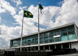 GP - PR já perdeu R$ 220 milhões com a crise; rombo deve chegar a R$ 1 bilhão em abril