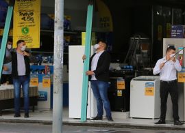 G1 - Decreto determina que liberação de atividades não essenciais no PR passe por aval da Saúde