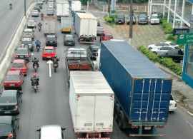 O CARRETEIRO - Restrição de caminhão dificulta planejamento das entregas