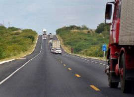 Decreto autoriza caminhoneiros a consumir em restaurantes em rodovias