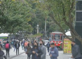 ESTADÃO – OCDE prevê alta de 3,7% no PIB do Brasil em 2021