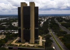 AB - Mercado financeiro eleva projeção da inflação para 7,27% este ano