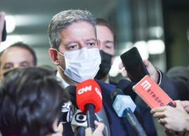 AC - Lira diz que Câmara fez sua parte provando projeto que torna fixo ICMS de combustíveis