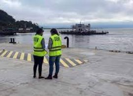 Veículos pesados têm travessia restrita no ferryboat de Guaratuba; medida é temporária