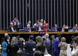 Deputados do Paraná aprovam proposta do teto do ICMS