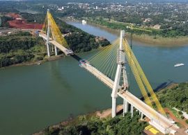 Ponte da Integração Brasil-Paraguai chega a 86% de execução; faltam 76 metros