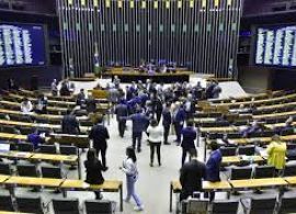 Câmara aprova urgência para projeto que prorroga desoneração da folha de pagamentos; acompanhe