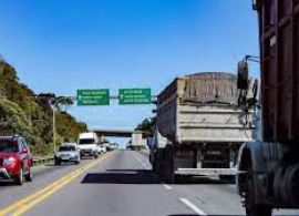 À espera do pedágio, setor produtivo teme problemas logísticos no escoamento de safra recorde no PR