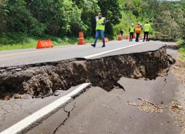 DER/PR trabalha na recuperação e reforça alerta de interdição da PR-170 em Pinhão