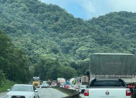 Motoristas enfrentam lentidão na BR-277; saiba situação das rodovias