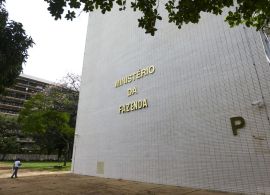 Fazenda aumenta para 2,5% estimativa de crescimento do PIB em 2024