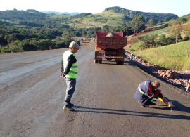 Pavimentação da PR-239 entre Pitanga e Mato Rico está 74% executada