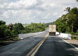 Preço médio do frete por km rodado registra leve alta em maio ante abril, mas mantém tendência