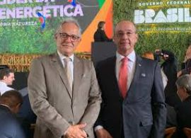 Cerimônia de sanção da Lei do Combustível do Futuro tem a participação da CNT