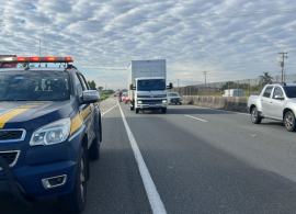 PRF flagra 64 veículos transitando no acostamento da BR-277 em menos de uma hora