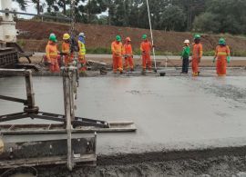 Duplicação em Guarapuava recebe as primeiras placas de concreto de 21 cm de espessura