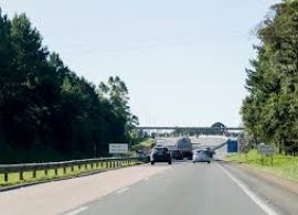 Feriadão coloca 251 mil veículos nas estradas entre Curitiba e o litoral de Santa Catarina