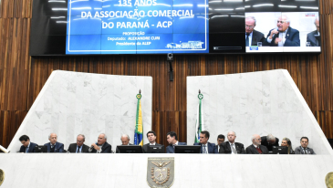 Sistema FETRANSPAR participa de cerimonia em homenagem aos 135 anos da ACP na Assembleia Legislativa do Paraná