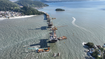 Ponte de Guaratuba alcança 73% de execução e avança nos acessos e trecho estaiado