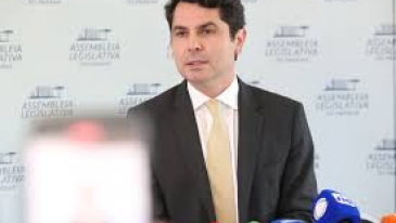 Dívidas do IPVA vão entrar em programa de renegociação do governo do Paraná, diz presidente da Alep