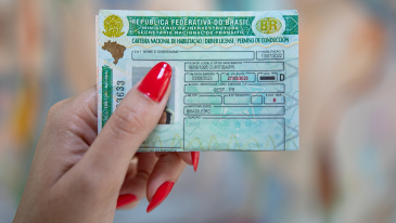 Governador sanciona lei que prevê CNH gratuita para pessoas em vulnerabilidade social