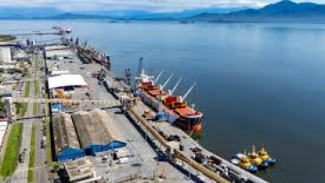 Movimenta&ccedil;&atilde;o nos portos do Paran&aacute; chega a 61,2 milh&otilde;es de toneladas at&eacute; outubro