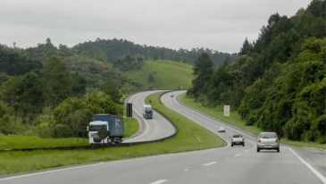 Concession&aacute;ria prev&ecirc; movimento at&eacute; 90% maior na BR-116 no Paran&aacute; no fim de ano