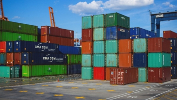 Brasil exporta US$ 348,7 bilh&otilde;es e alcan&ccedil;a novo recorde