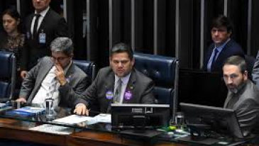 Segue para san&ccedil;&atilde;o projeto que amplia licen&ccedil;a-paternidade; CNT contribuiu para ajustes no texto