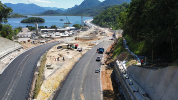 Ponte de Guaratuba inicia revestimento em concreto asf&aacute;ltico dos acessos