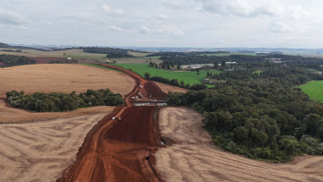 Obra do Contorno Noroeste de Pato Branco avan&ccedil;a em terraplenagem e bueiros