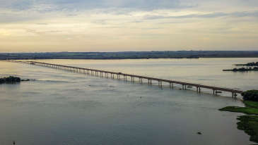 Ponte no Paran&aacute; com grande fluxo de ve&iacute;culos ter&aacute; mudan&ccedil;as no tr&acirc;nsito para obras