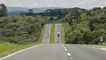 Empresas respondem por mais de dois ter&ccedil;os do volume de cargas transportadas por rodovias