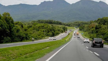 Rodovias do Paran&aacute; ganham novos pain&eacute;is de m&iacute;dia e orienta&ccedil;&atilde;o educativa ao motorista