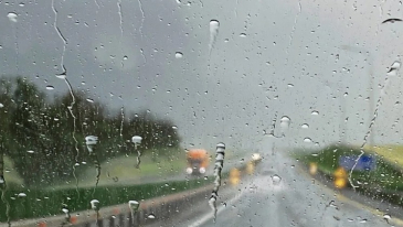 Detran orienta motoristas sobre cuidados para dirigir com seguran&ccedil;a durante o El Ni&ntilde;o