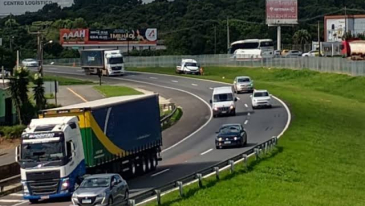 Concession&aacute;rias de rodovias no Paran&aacute; divulgam os &ldquo;piores&rdquo; hor&aacute;rios de viagem no super feriado