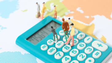 Setor de servi&ccedil;os fica est&aacute;vel em julho e sobe 2,4% em 12 meses
