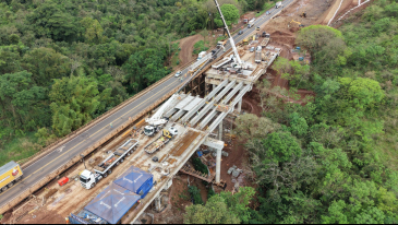 Constru&ccedil;&atilde;o da nova ponte sobre o Rio Ub&aacute; chega a 80% de execu&ccedil;&atilde;o