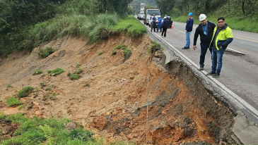 DER/PR contrata obra emergencial para recuperar eros&atilde;o na Rodovia dos Min&eacute;rios